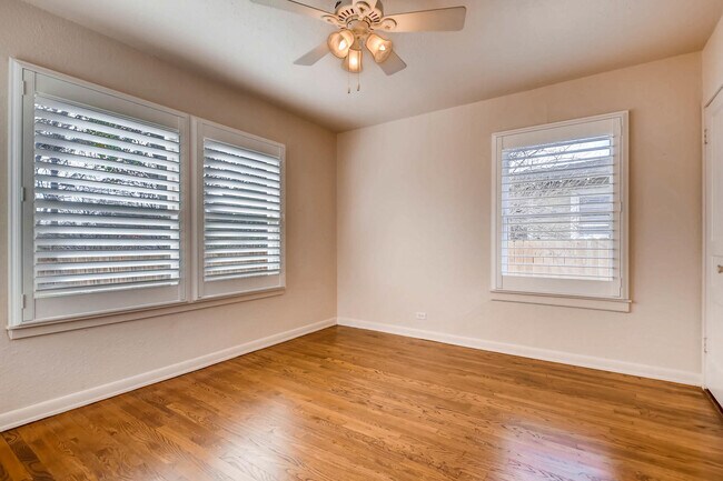 Building Photo - Charming 2 BR / 1 Bath in highly desirable Terrell Heights of San Antonio!