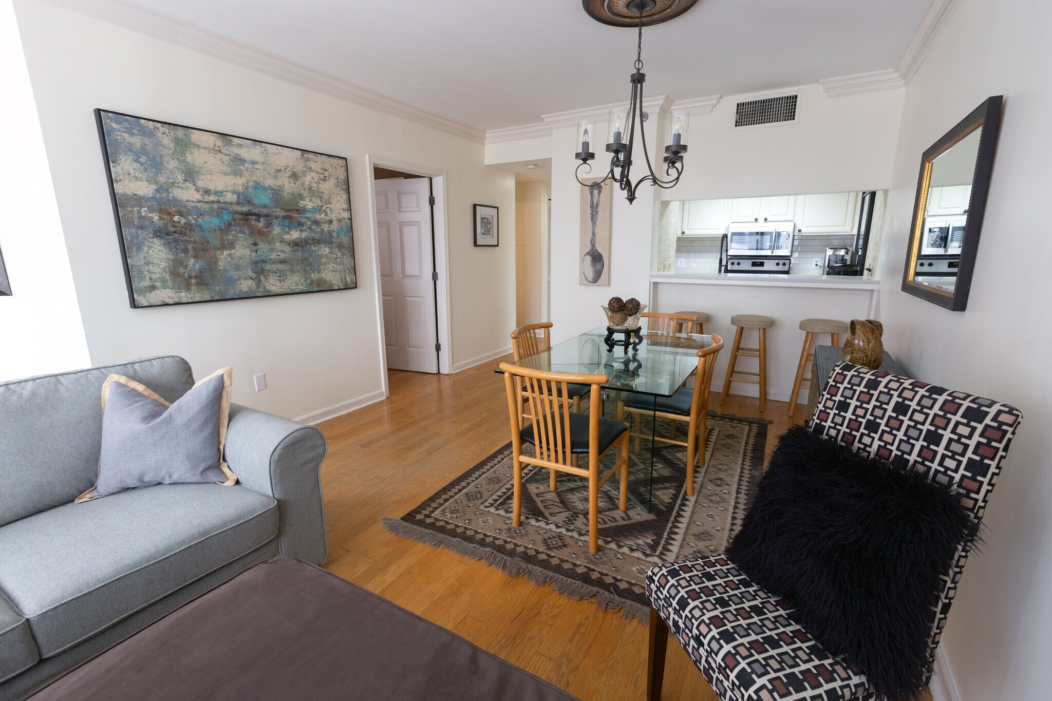 Building Photo - 3481 Lakeside Dr NE