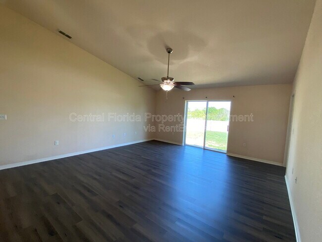 Building Photo - 250 Highland Meadows Ct