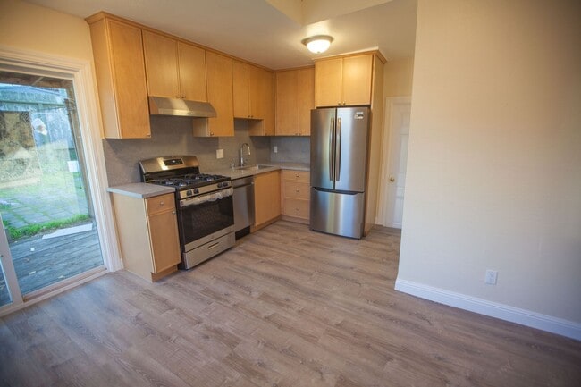 Building Photo - 161 Peoria St