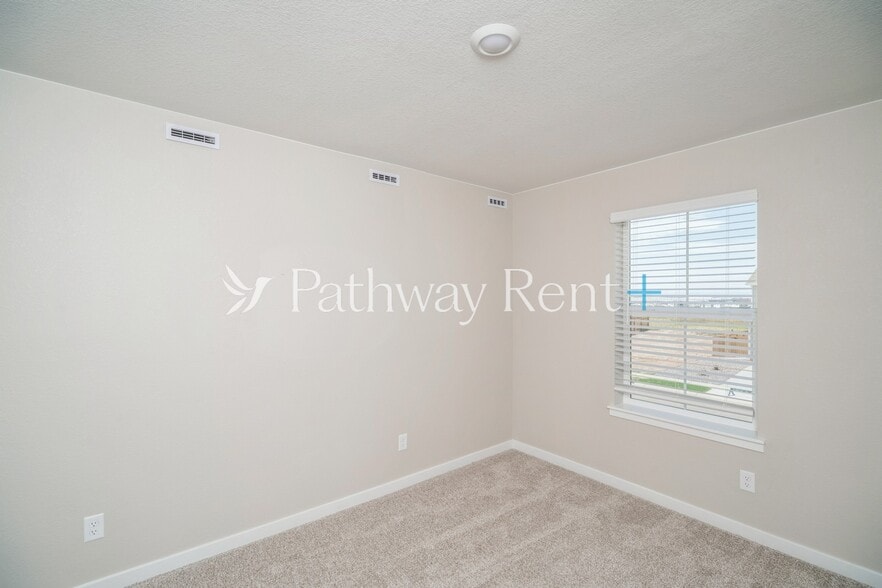 Building Photo - 9424 Yampa St