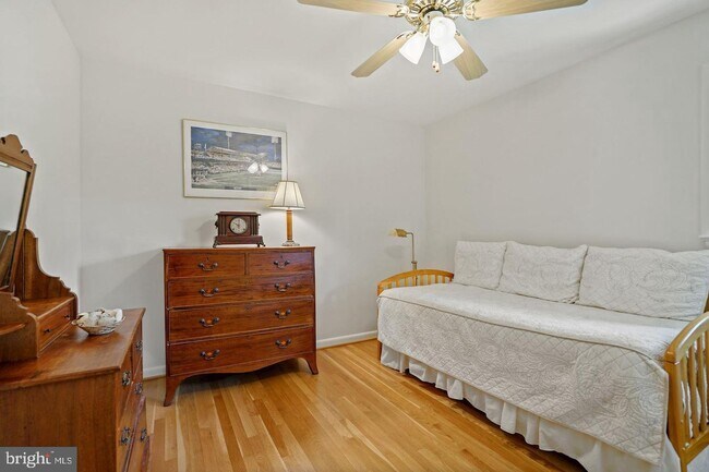 Building Photo - 6425 Noble Dr