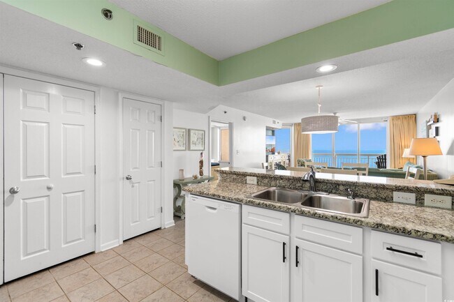 Building Photo - 1625 S Ocean Blvd