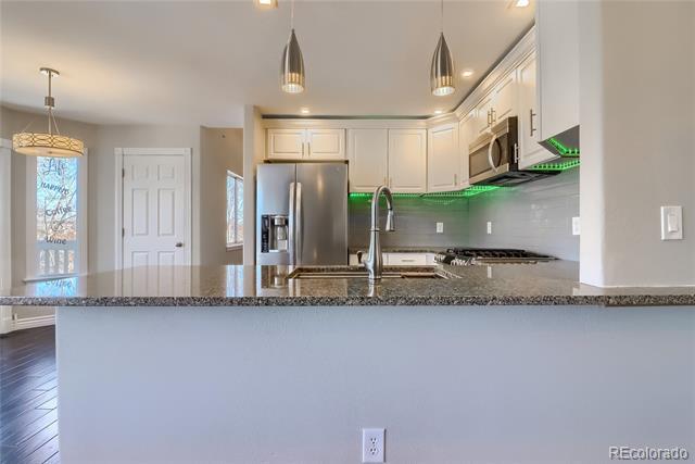 Building Photo - 16229 Hedgeway Dr