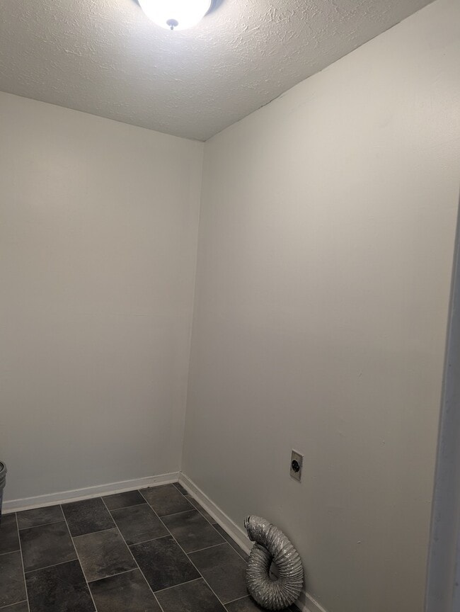 Building Photo - Charming 2-Bedroom, 2-Bath Condo with Mode...