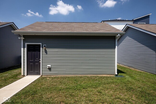 Building Photo - 270 N Warman Ave