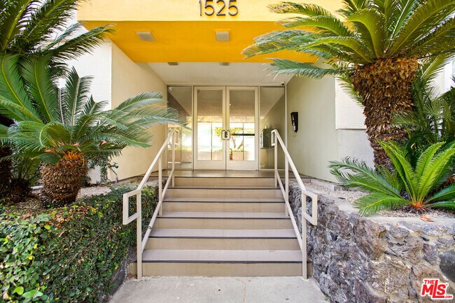 Building Photo - 1525 Hayworth Ave