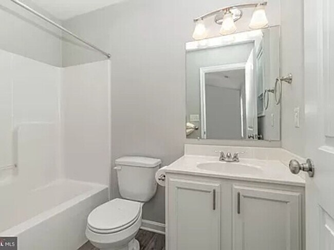 Building Photo - 3 Bedroom Townhome in Hanover