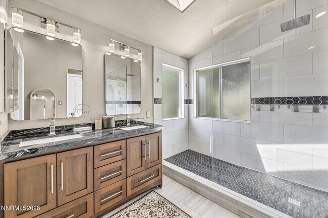 Building Photo - 5045 Pradera St
