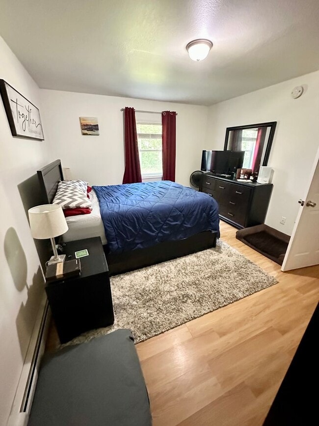 Building Photo - 3bd, 2 bath Home for Rent w/ Large 2 Car G...