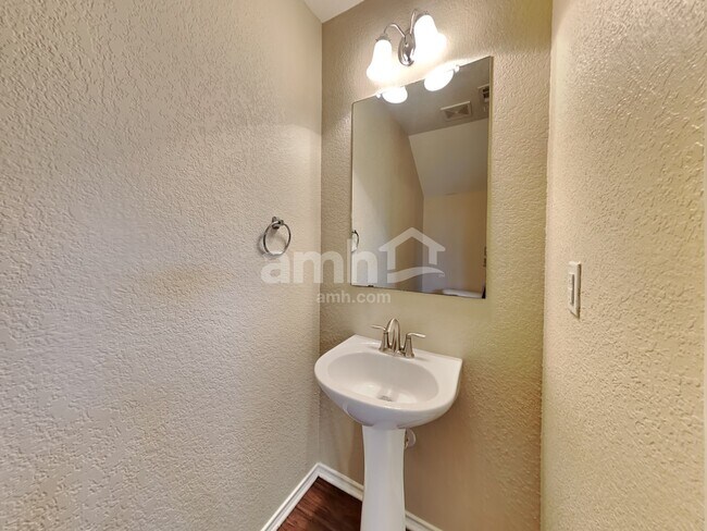 Building Photo - 10023 Woodland Pines