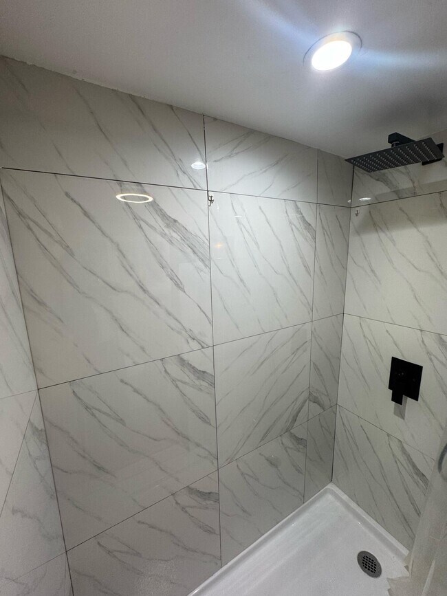 Building Photo - 1458 N Lawnwood Cir