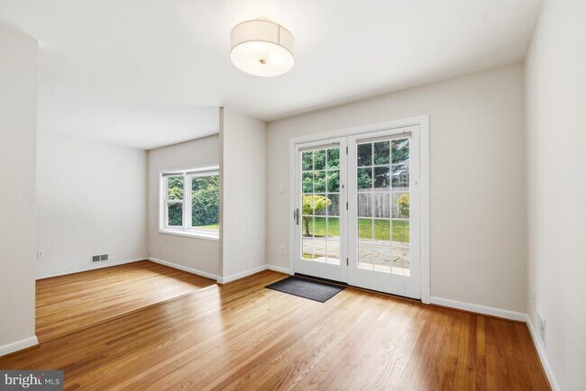 Building Photo - 11840 Enid Dr