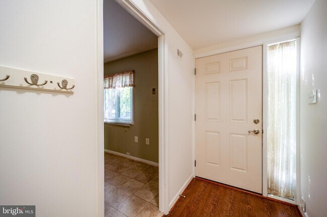 Building Photo - 2455 Pyrenees Ct