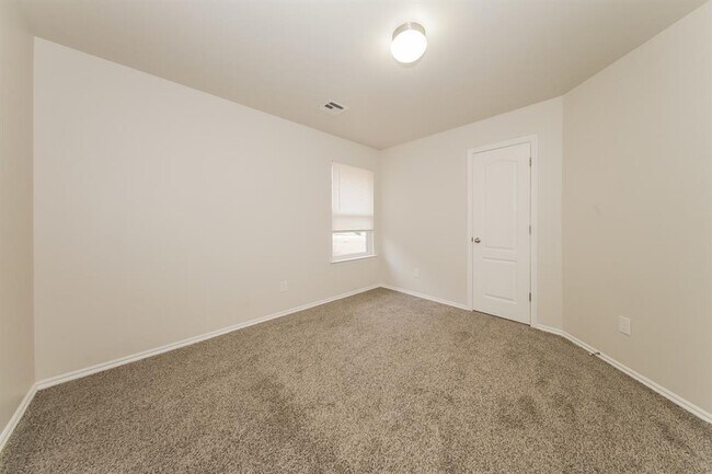 Building Photo - 4601 Wagner Lake Dr