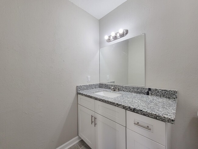 Building Photo - 4119 Holloway Dr