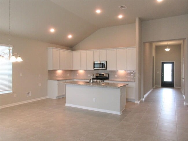Building Photo - 1017 Sundrops St