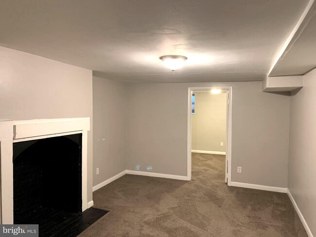 Building Photo - 220 N Potomac St