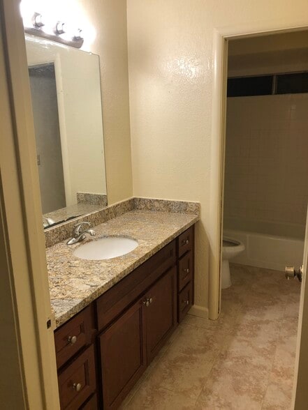 Building Photo - 5400 Pomegranate Ave