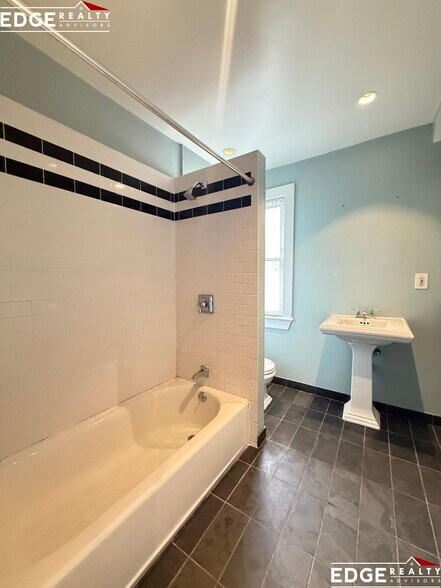 Building Photo - 22 Eastburn St