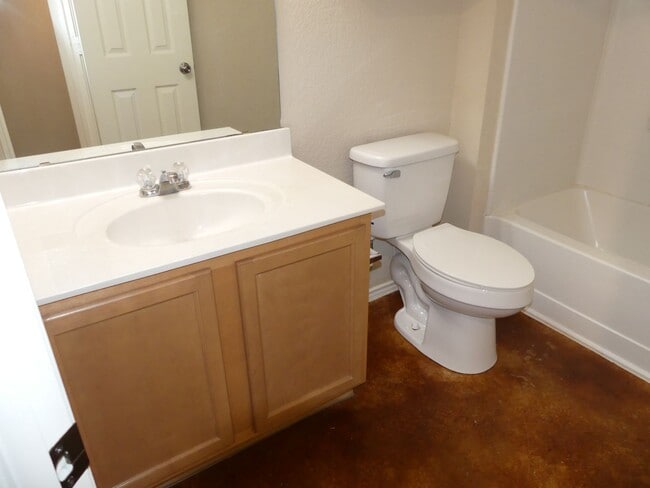 Building Photo - PRICE DROP !!