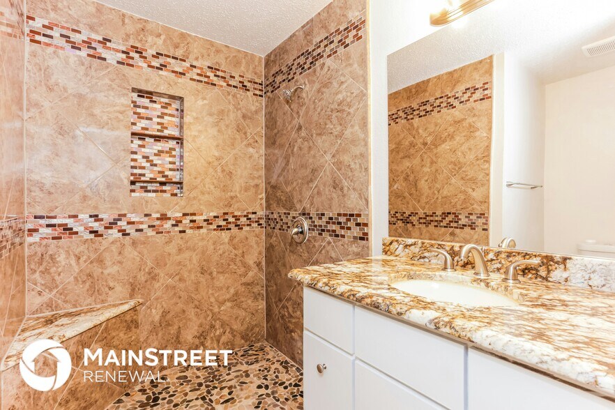 Building Photo - 2109 Doecrest Dr