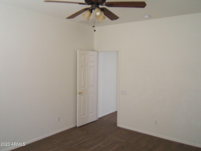 Building Photo - 9238 W Milkweed Loop