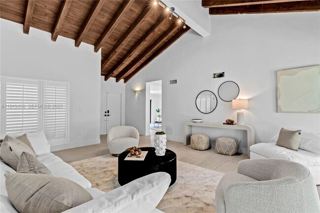 Building Photo - 6900 SW 136th St