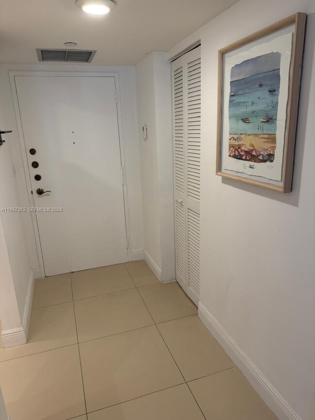 Building Photo - 1865 Brickell Ave