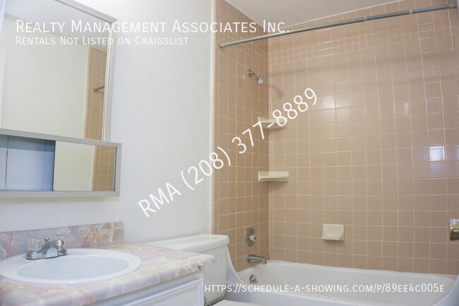 Building Photo - 9673 Hoff Dr