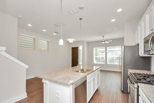 Building Photo - 752 Strawberry Pines Ct