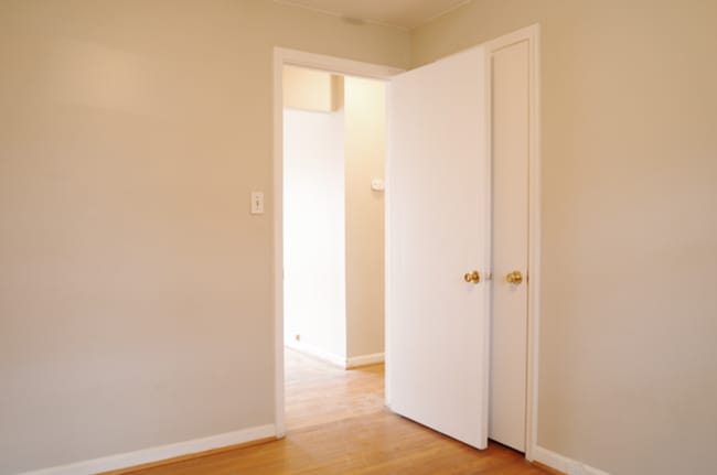 Building Photo - Charming 3-Bedroom Home in a Prime Locatio...