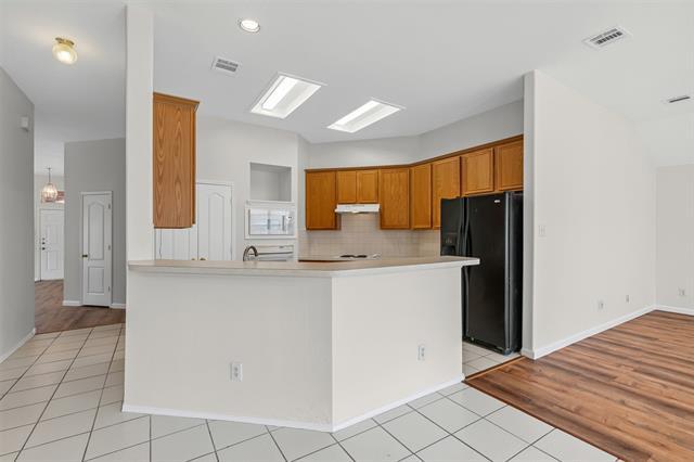 Building Photo - 807 Cheyenne Dr