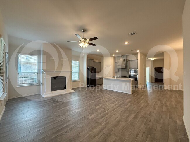 Building Photo - 4124 Ellinger Dr