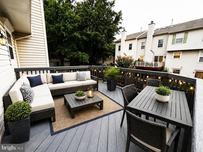 Building Photo - 9016 Lake Largo Dr