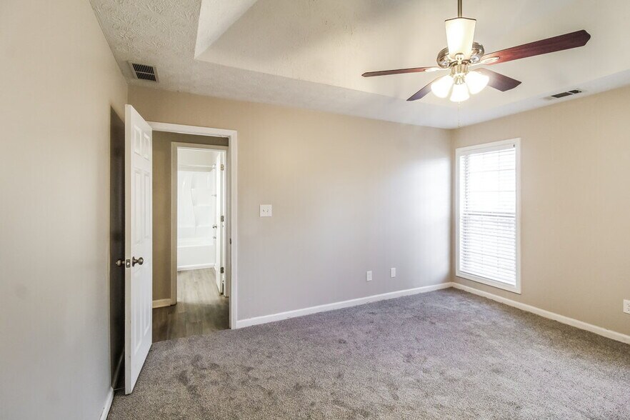 Building Photo - 1376 Trafalgar Way