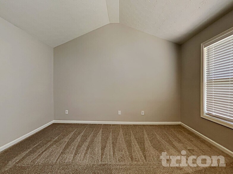 Building Photo - 104 Lantana Trail
