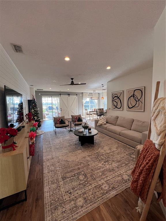 Building Photo - 221 Asterbrooke Dr