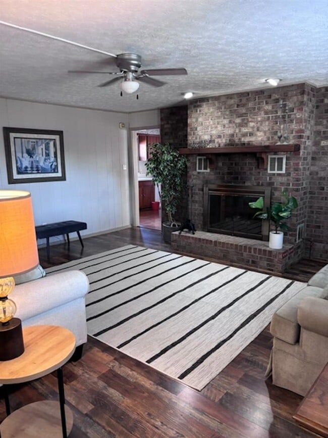 Building Photo - 1444 Ben T Johns Rd