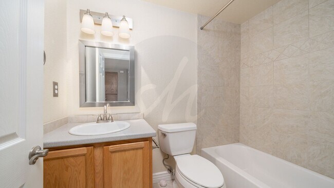 Building Photo - Westside 5 Bedroom Home Nestled Near Ute V...