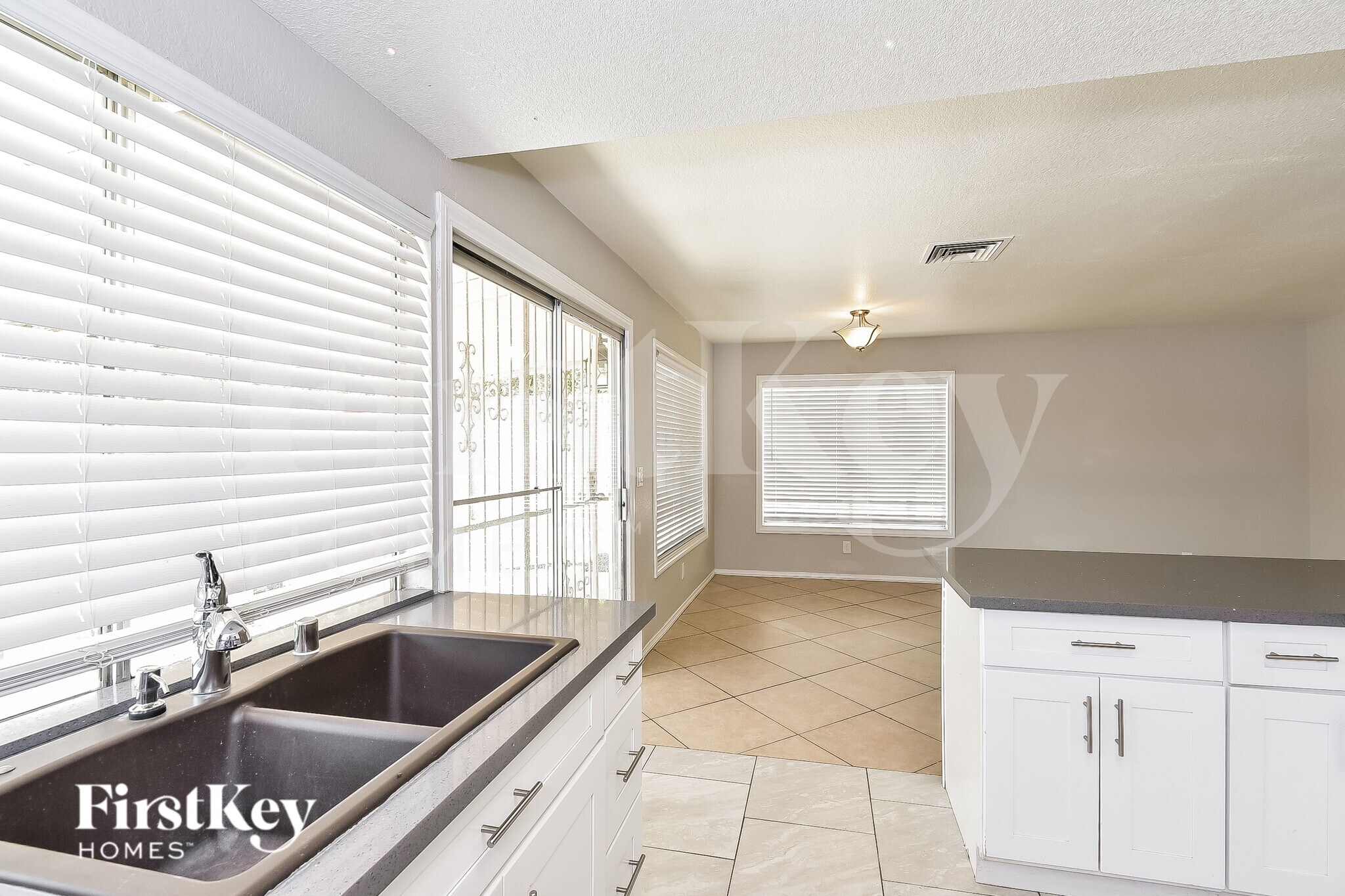 Building Photo - 3909 Almondwood Dr