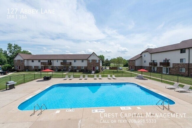 Building Photo - Charming 2-Bedroom 1 bathroom Apartment in the Heart of Chesterton!