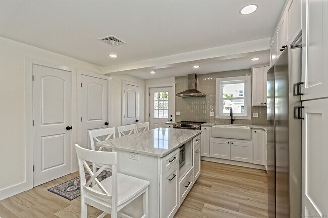 Building Photo - 33 Fairwood Ave