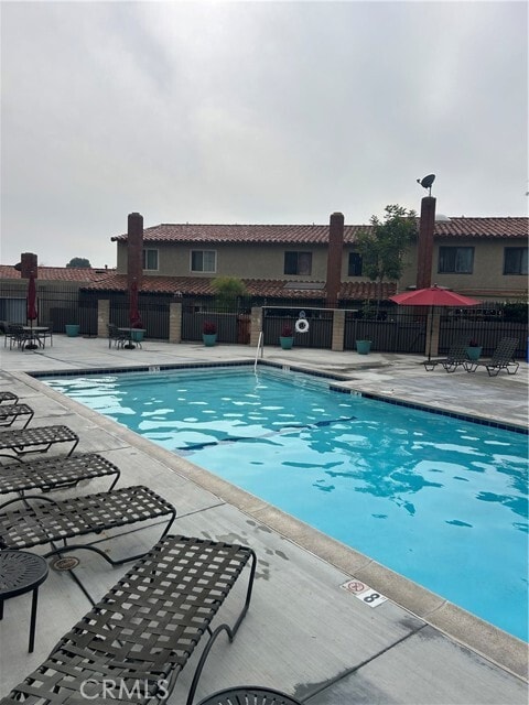 Building Photo - 479 Plaza Estival