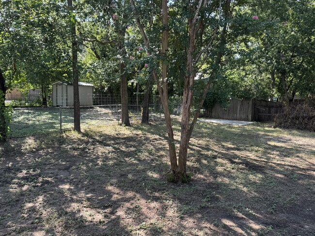 Building Photo - Charming 3 Bed, 1 Bath Home