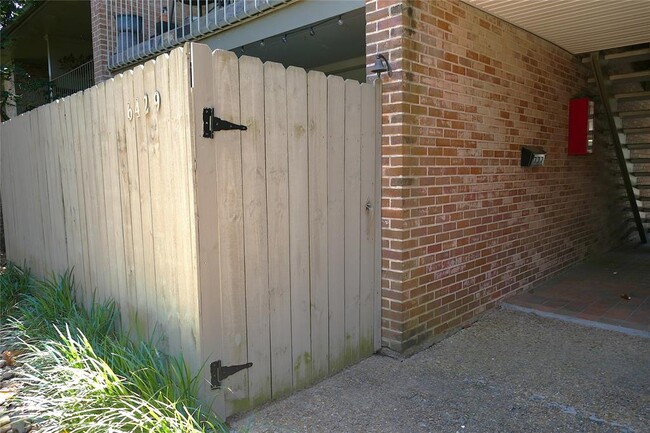 Building Photo - 6429 Bayou Glen Rd