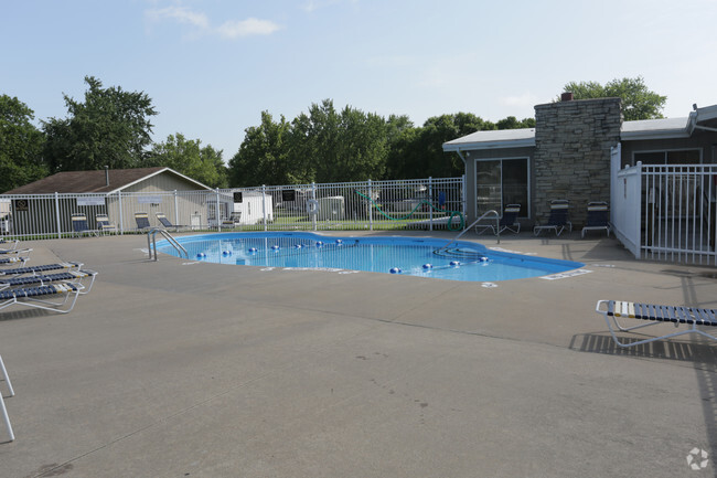 Pool - Cedar Terrace (Manufactured Home Community)