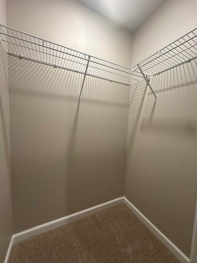 Building Photo - 4 Bedroom, 2.5 Bath and 2 Car Garage in Hartmann Crossing!