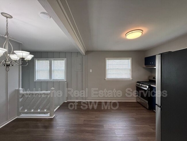 Building Photo - 1021 W Turner St