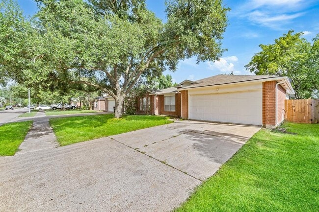 Building Photo - 17043 Macleish Dr